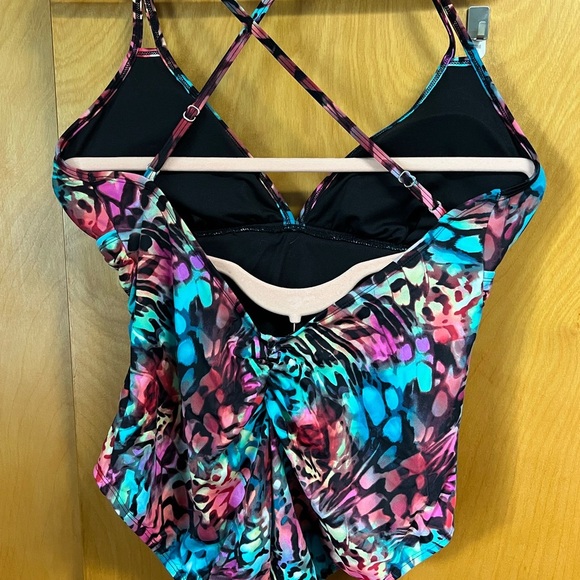 Colorful Women’s Swimwear - Picture 3 of 8